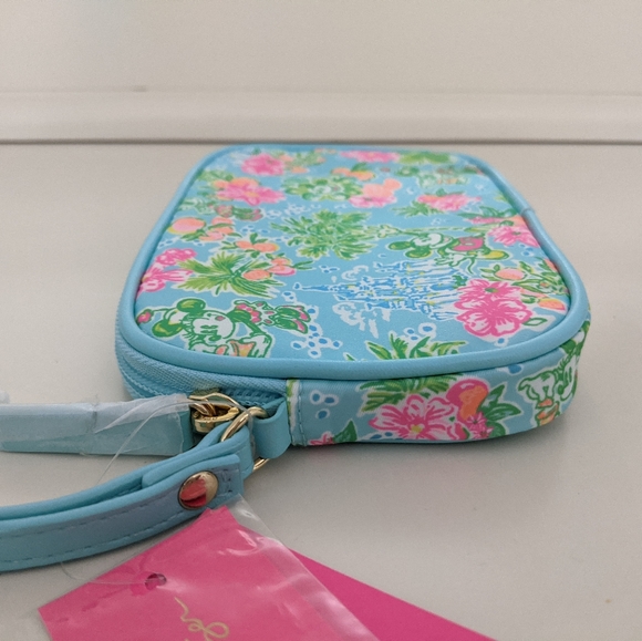 NWT! Lilly Pulitzer x Disney Parks Gillie Wristlet Lilly Loves Disney Sm… - Picture 5 of 14